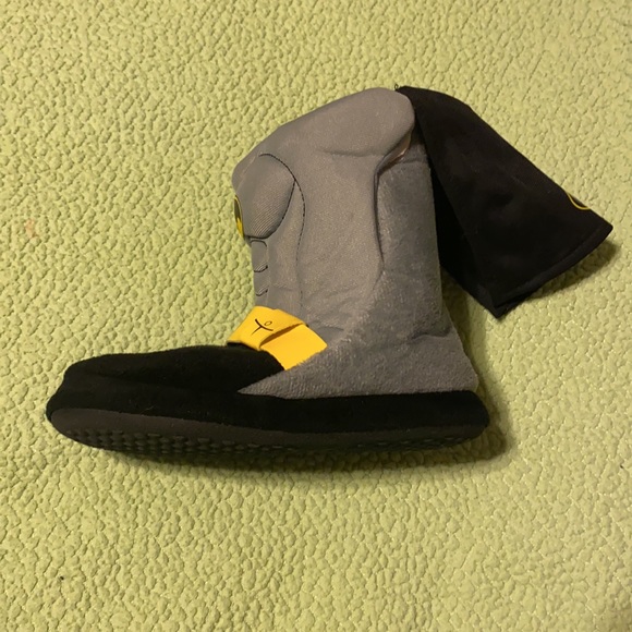 Batman Slippers - Picture 6 of 6